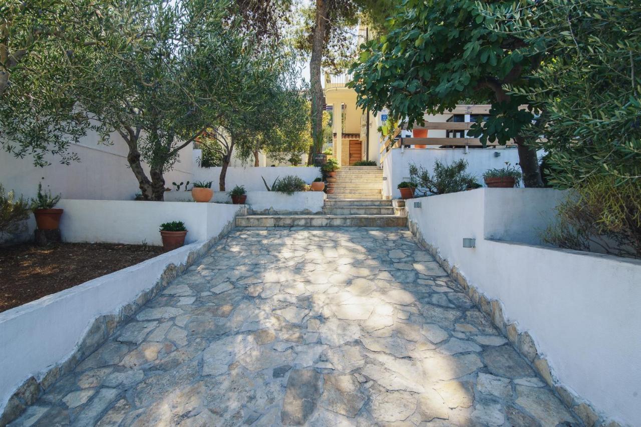Villa Bua - Beautiful Seafront Apartments Trogir Bagian luar foto
