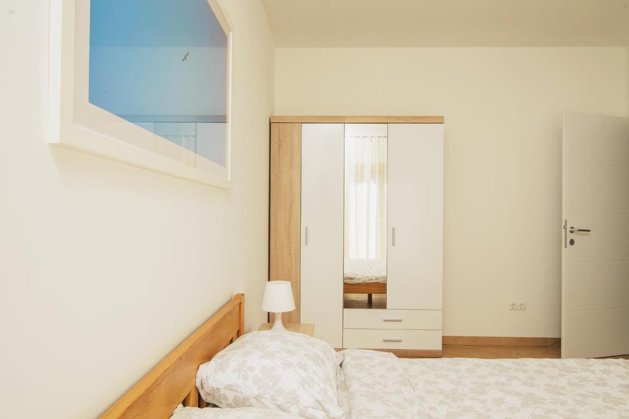 Villa Bua - Beautiful Seafront Apartments Trogir Bagian luar foto